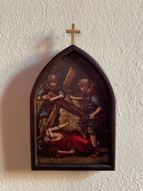 Station of the cross 9